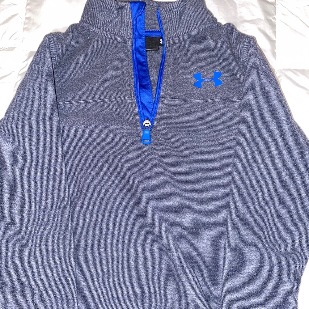 Size 4T Under Armour fleece gently used